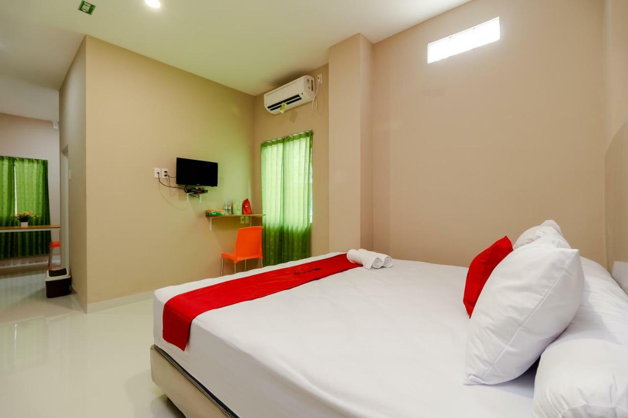 Hotel RedDoorz Syariah @ Panglima Polem Aceh Banda Aceh Exterior foto